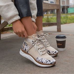 OTBT Hgh top sneakers